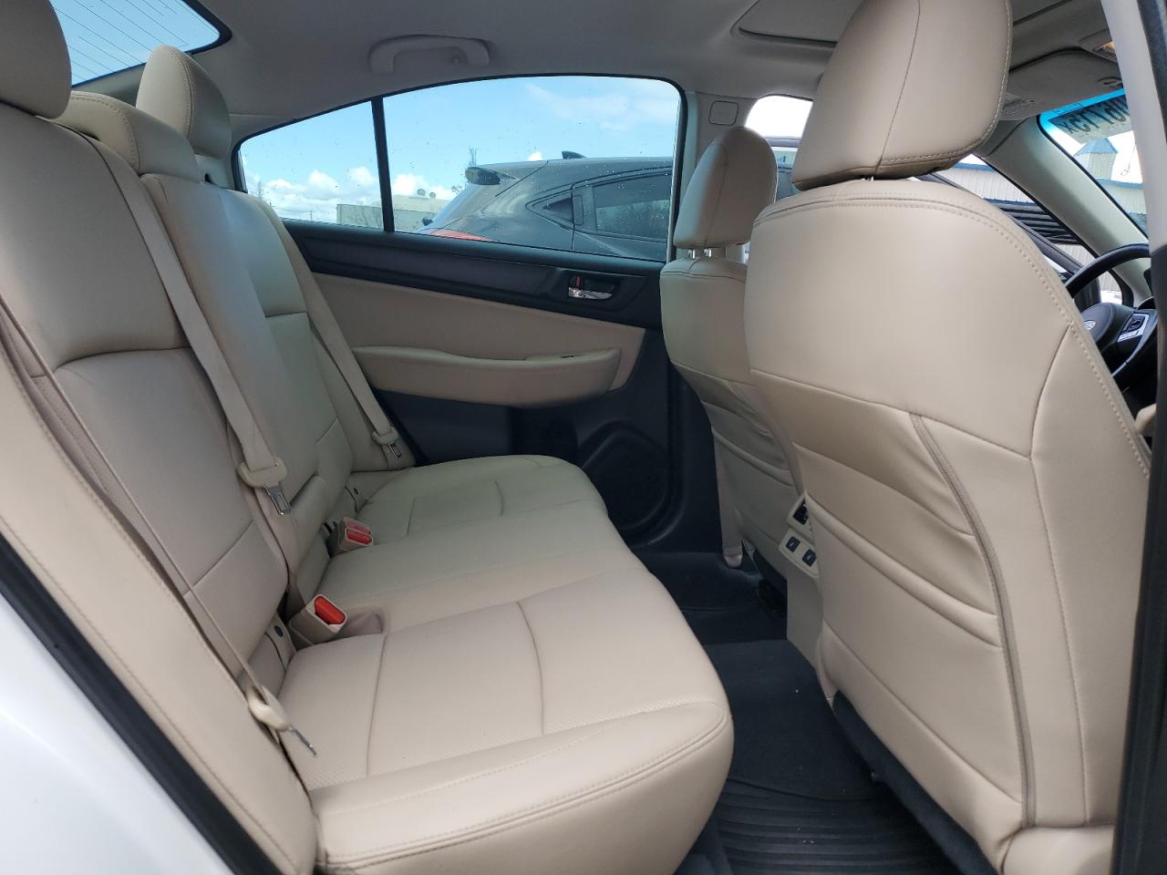 2016 Subaru Legacy - Image 10