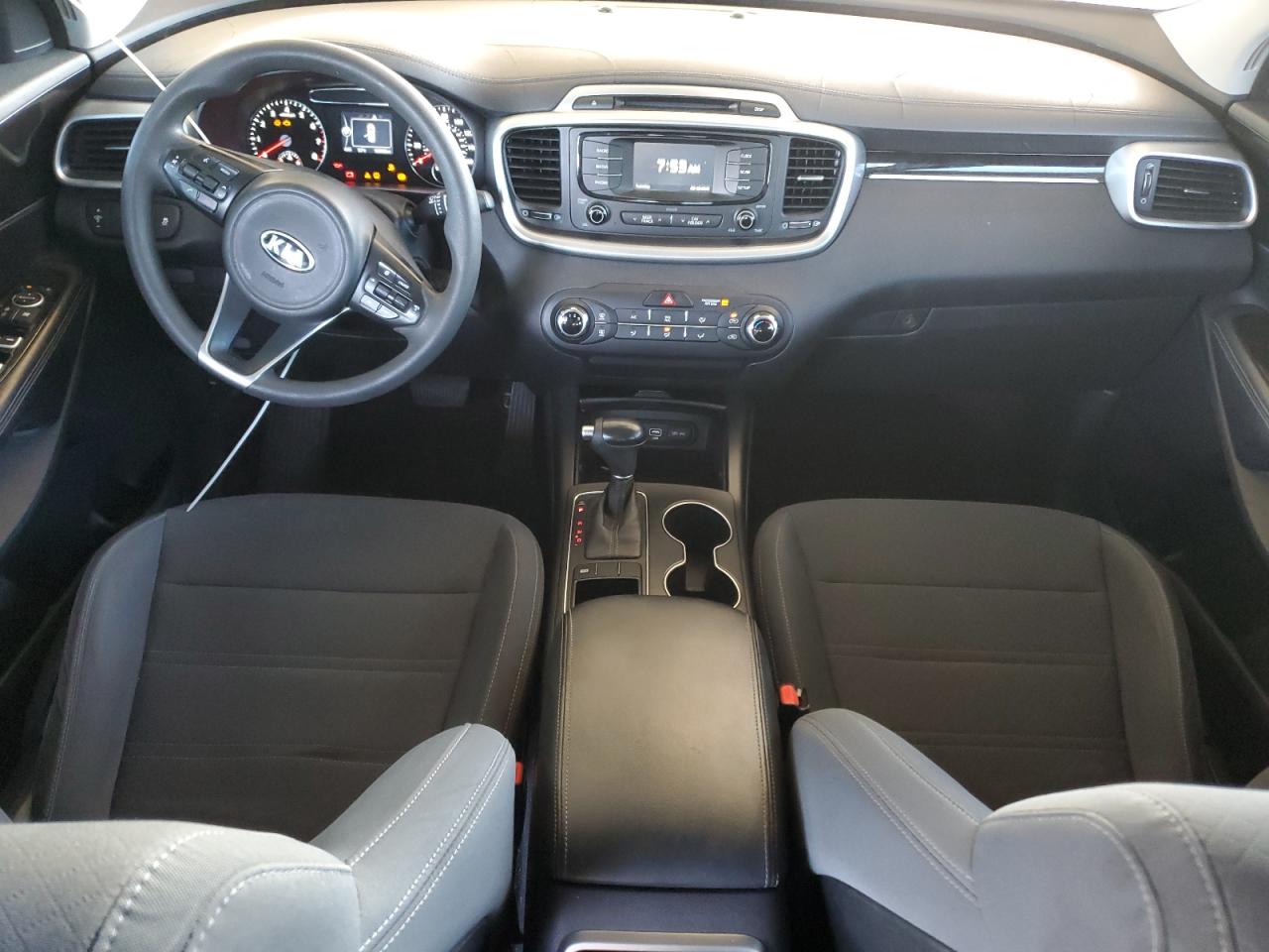 2017 Kia Sorento - Image 8
