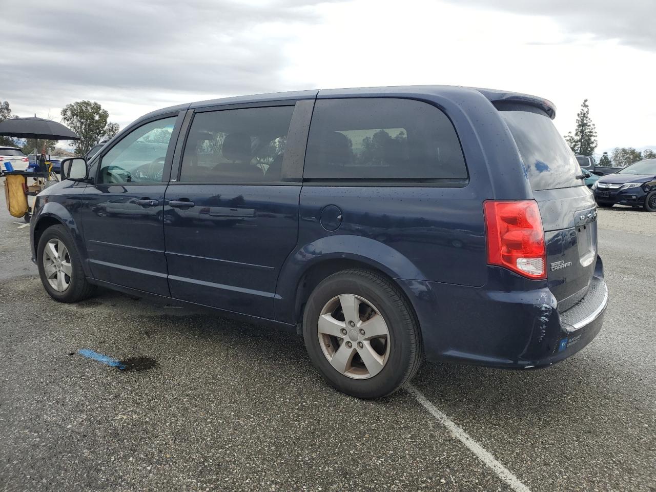2013 Dodge Caravan - Image 2