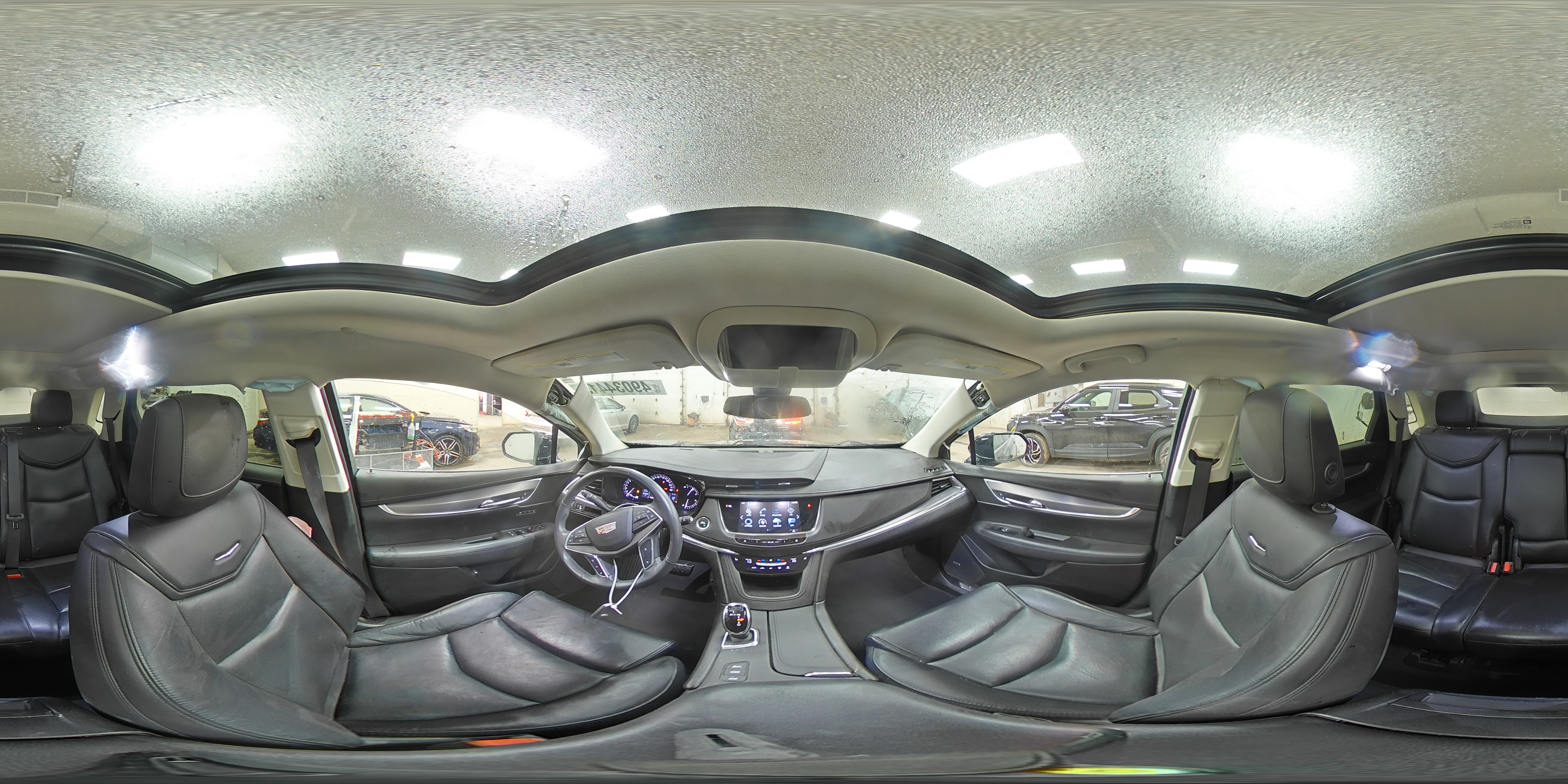 2017 Cadillac XT5 - Image 16