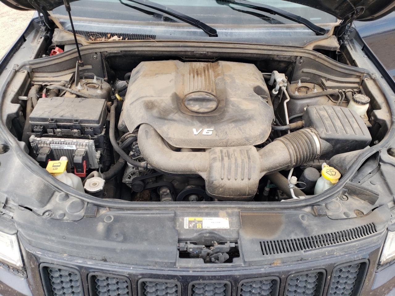 2015 Jeep Grand Cherokee - Image 12