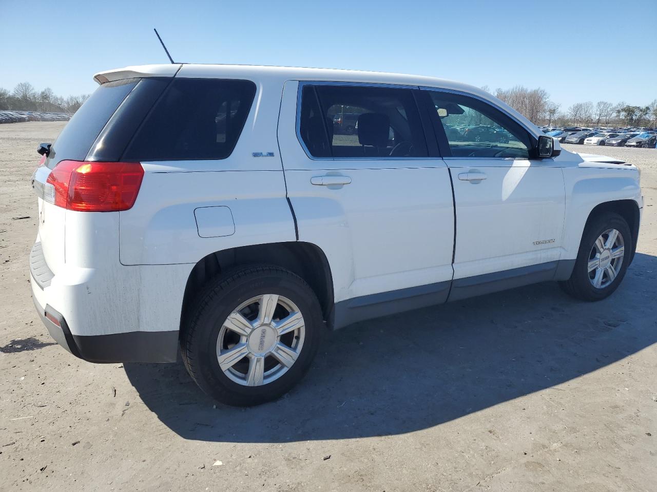 2015 GMC Terrain - Image 3