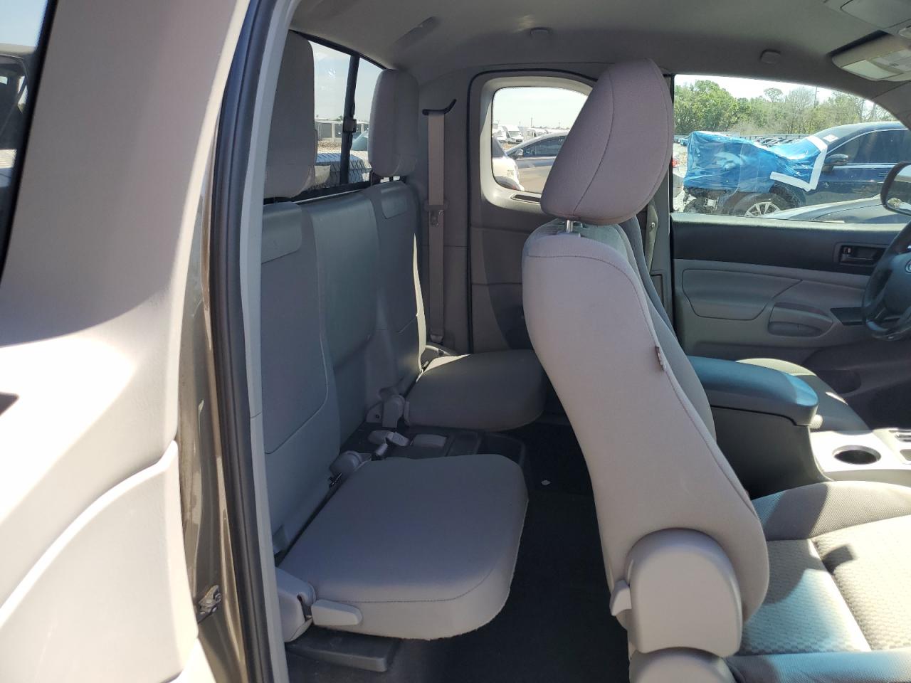 2012 Toyota Tacoma - Image 10