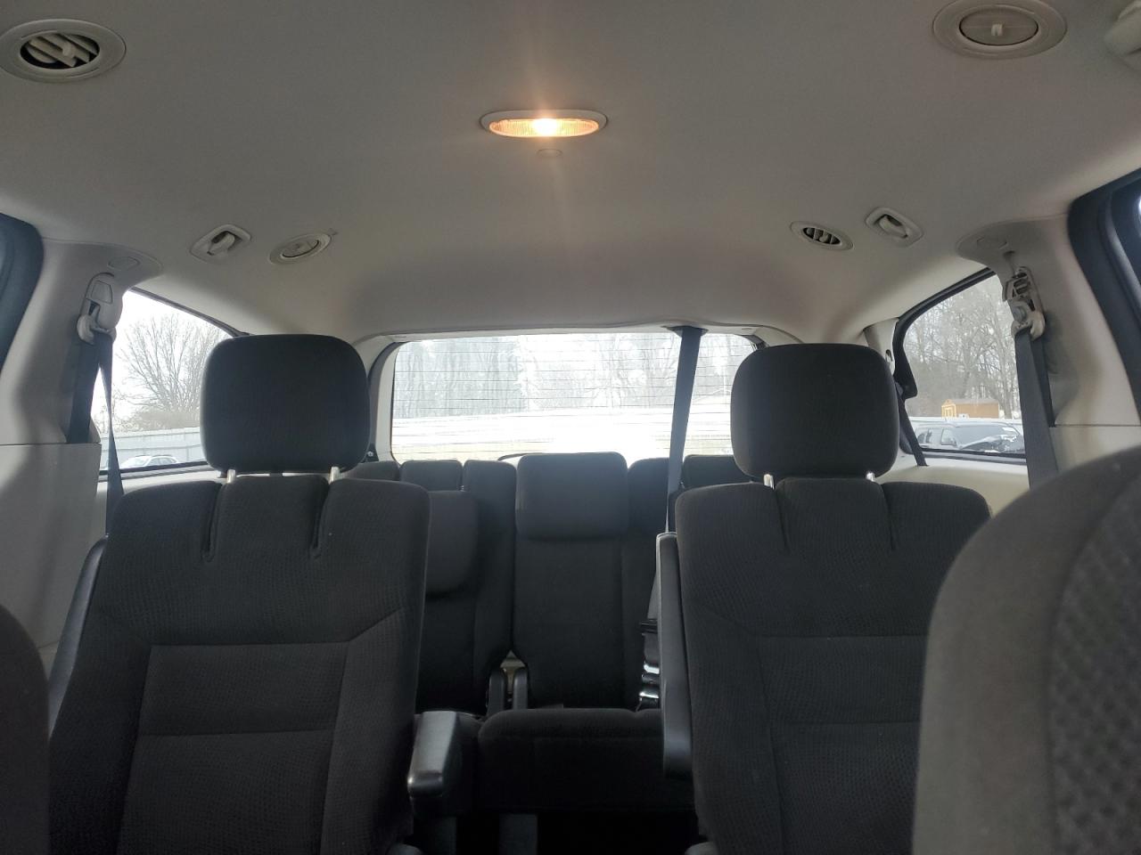 2016 Dodge Caravan - Image 10
