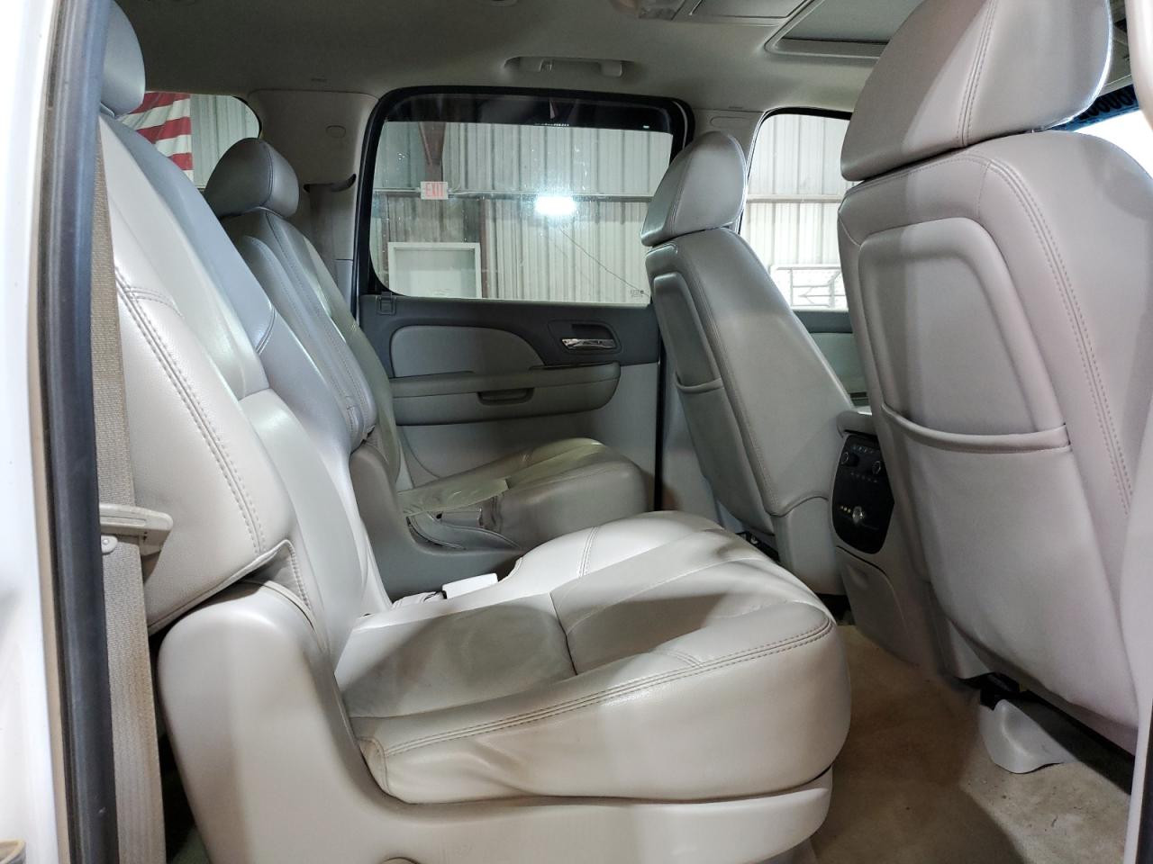 2007 GMC Yukon - Image 11