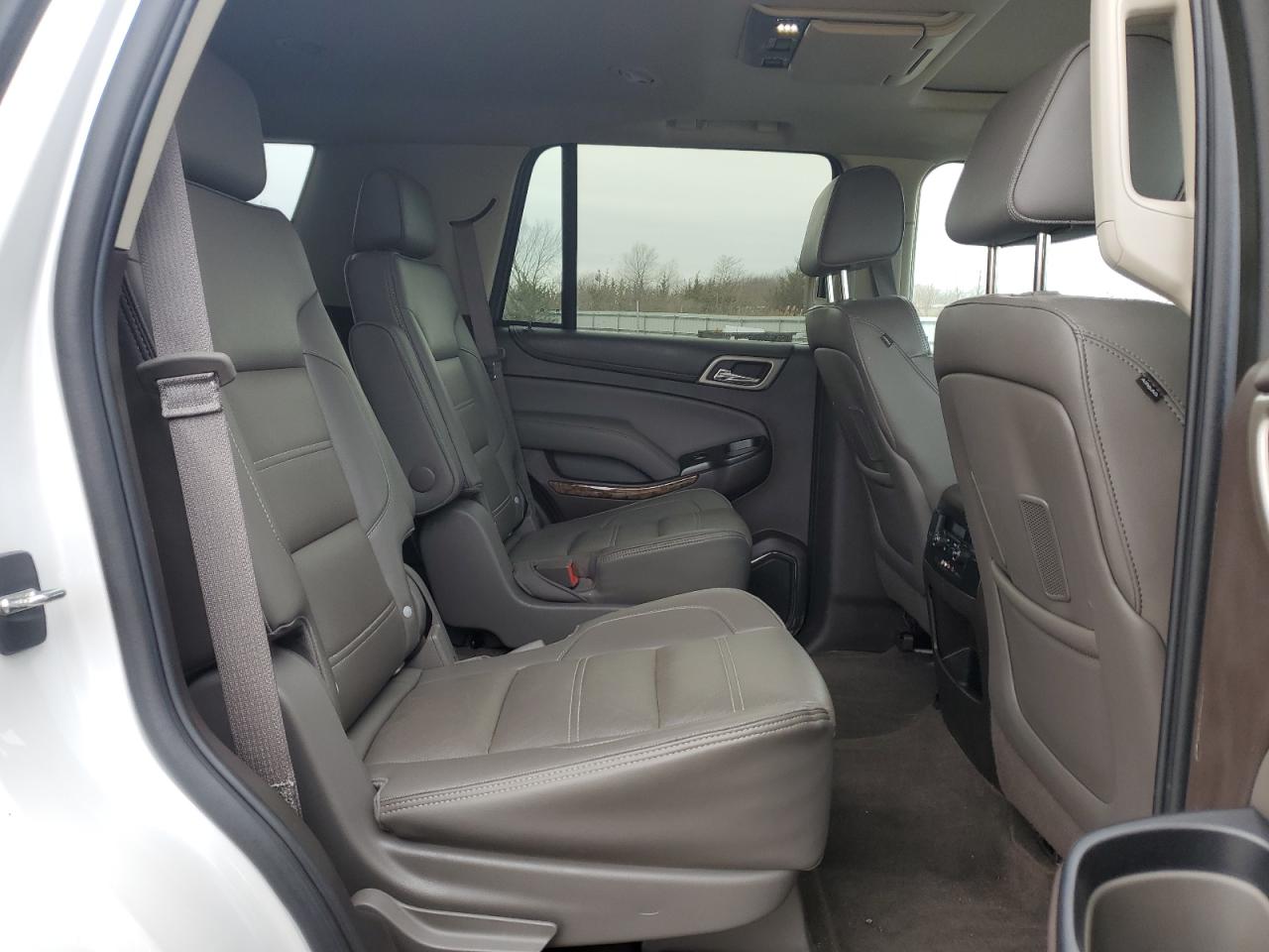 2016 GMC Yukon - Image 11