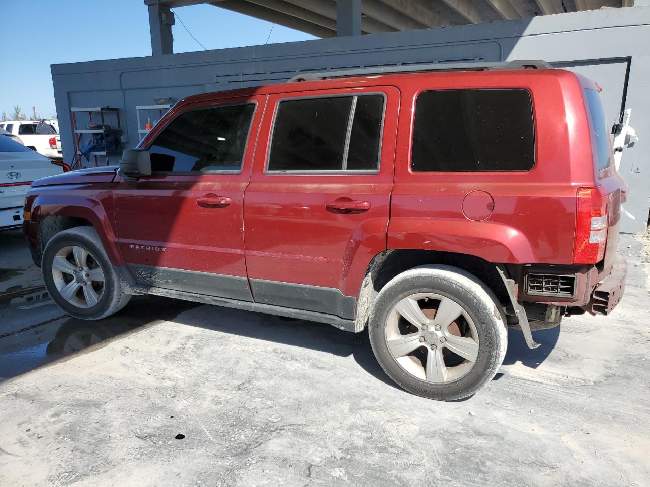 2013 Jeep Liberty (Patriot) - Image 2