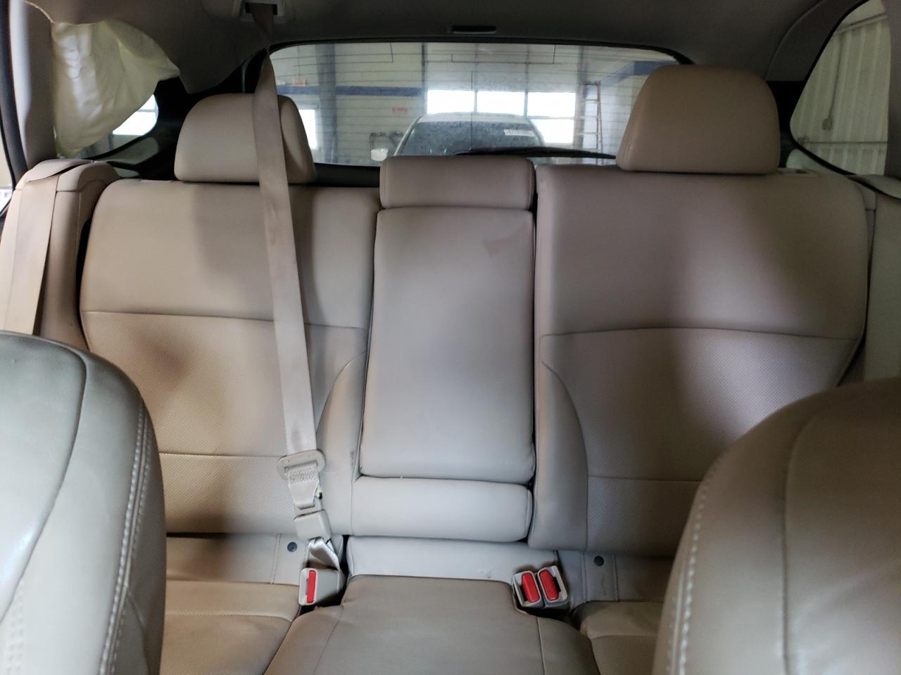 2018 Subaru Outback - Image 10