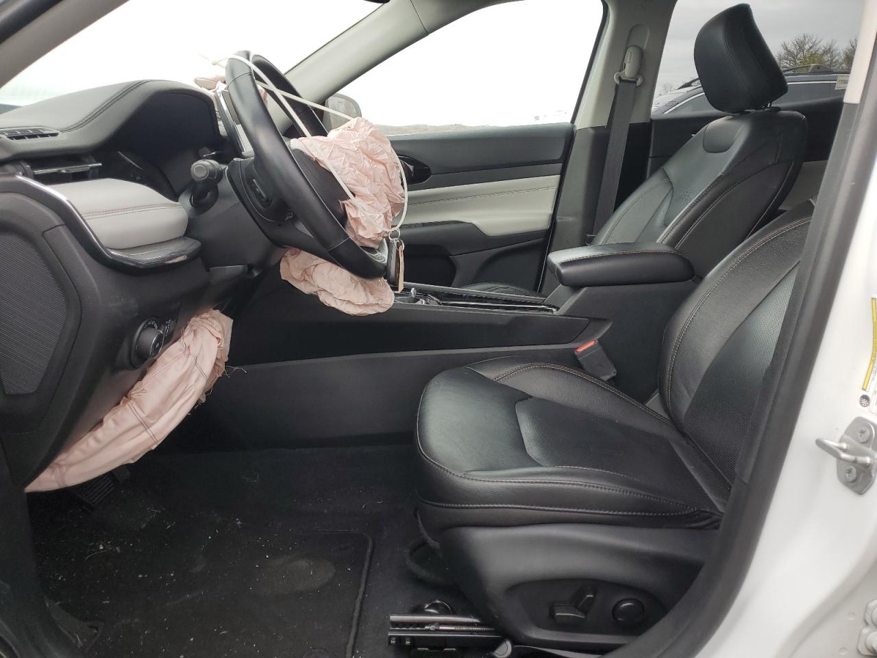 2022 Jeep Compass - Image 7