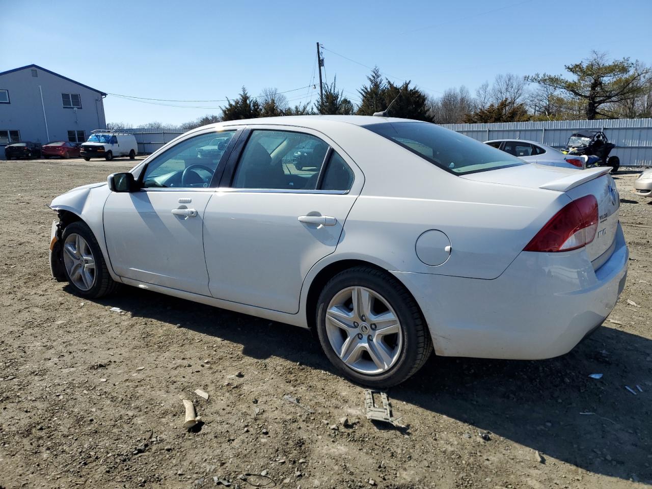 2010 Mercury Milan - Image 2