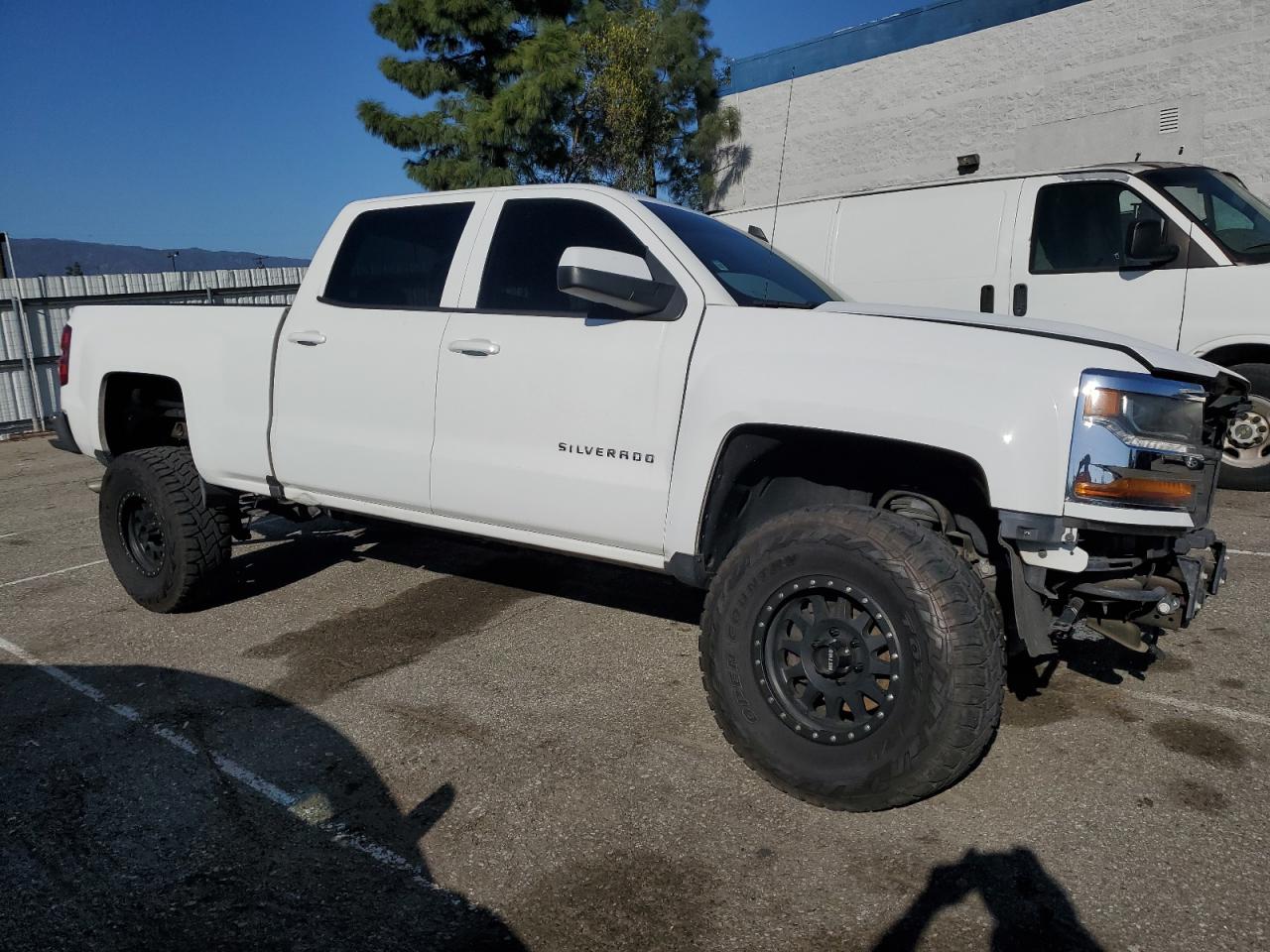 2016 Chevrolet Silverado - Image 4
