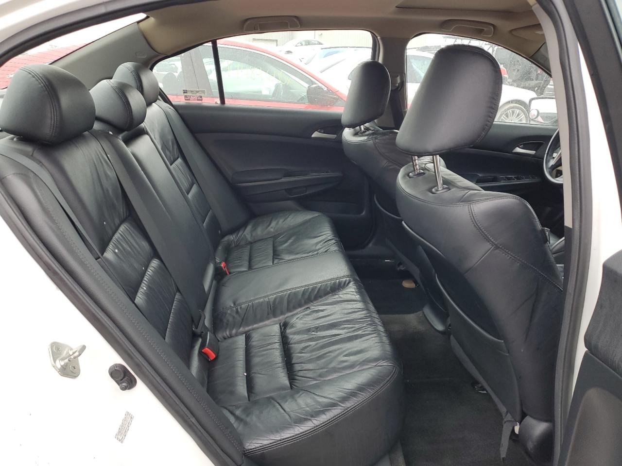2009 Honda Accord - Image 10