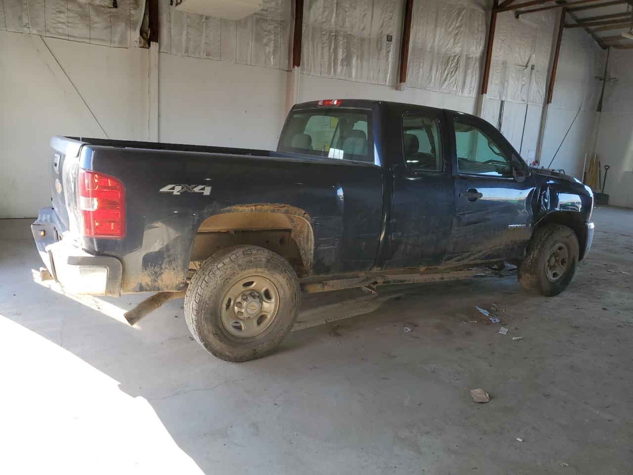 2009 Chevrolet Silverado - Image 3