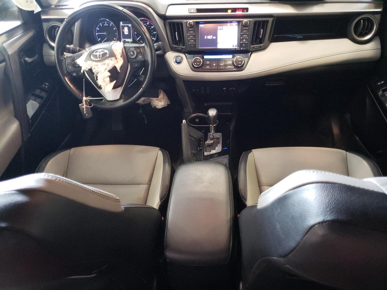 2018 Toyota RAV 4 - Image 8