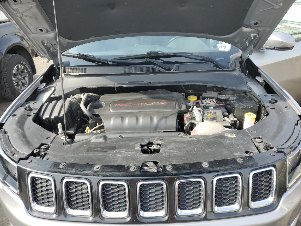2021 Jeep Compass - Image 12