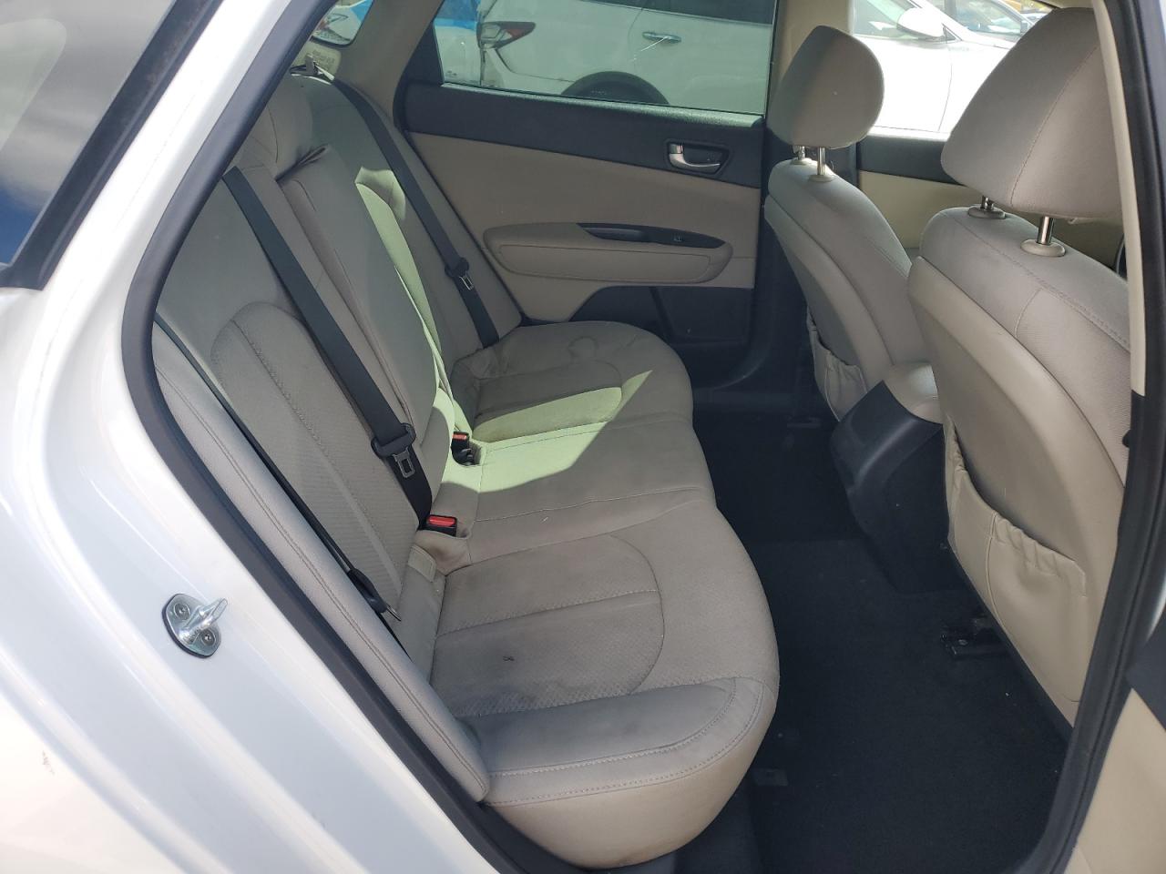 2016 Kia Optima - Image 10