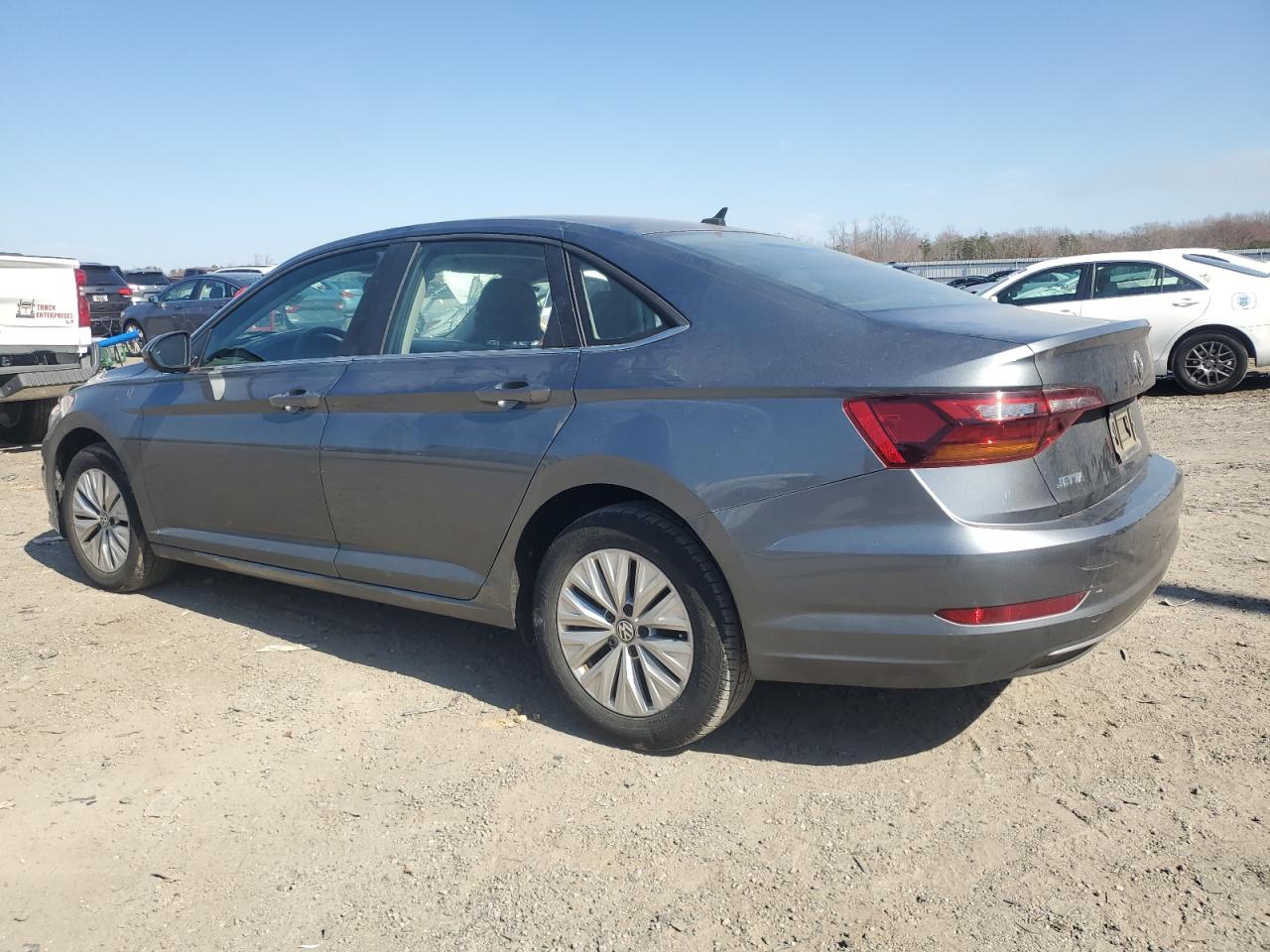2019 Volkswagen Jetta - Image 2