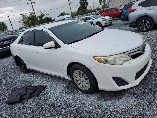 Sedans TOYOTA CAMRY 2012 White