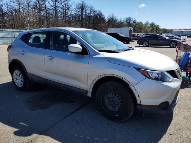  NISSAN ROGUE 2018 Srebrny
