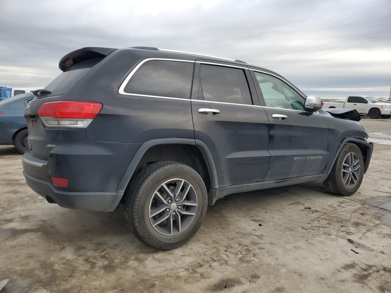 2018 Jeep Grand Cherokee - Image 3