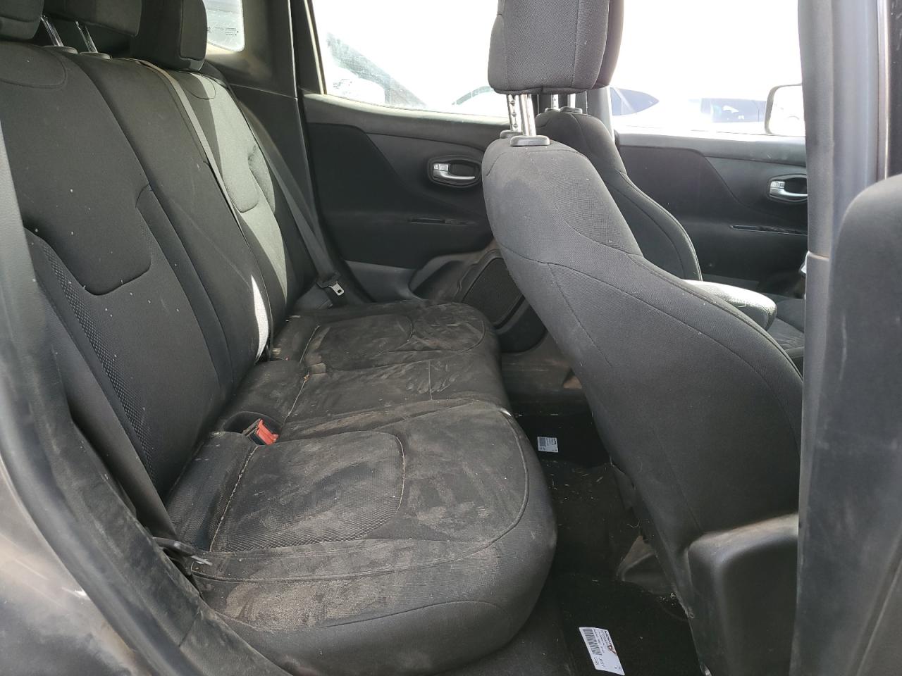 2019 Jeep Renegade - Image 11