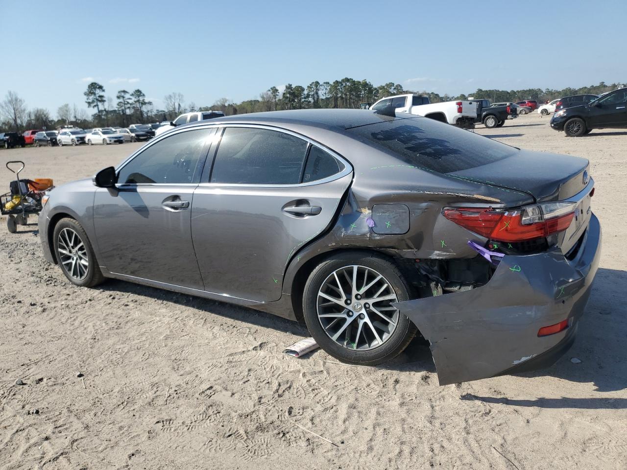 2017 Lexus ES - Image 2