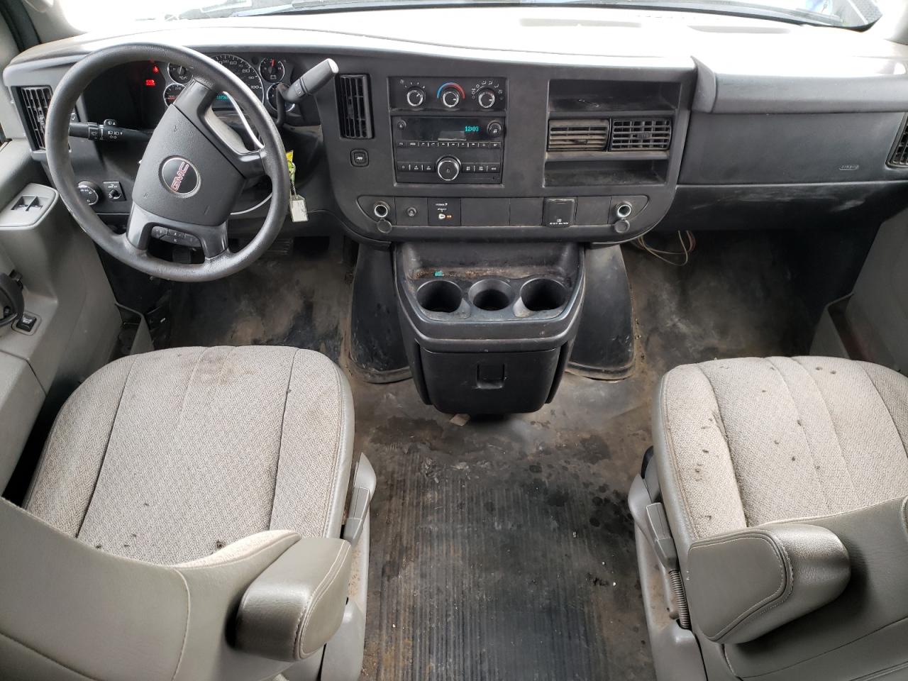 2016 GMC Savana - Image 8