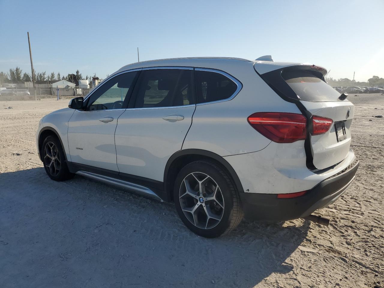 2016 BMW X1 - Image 2