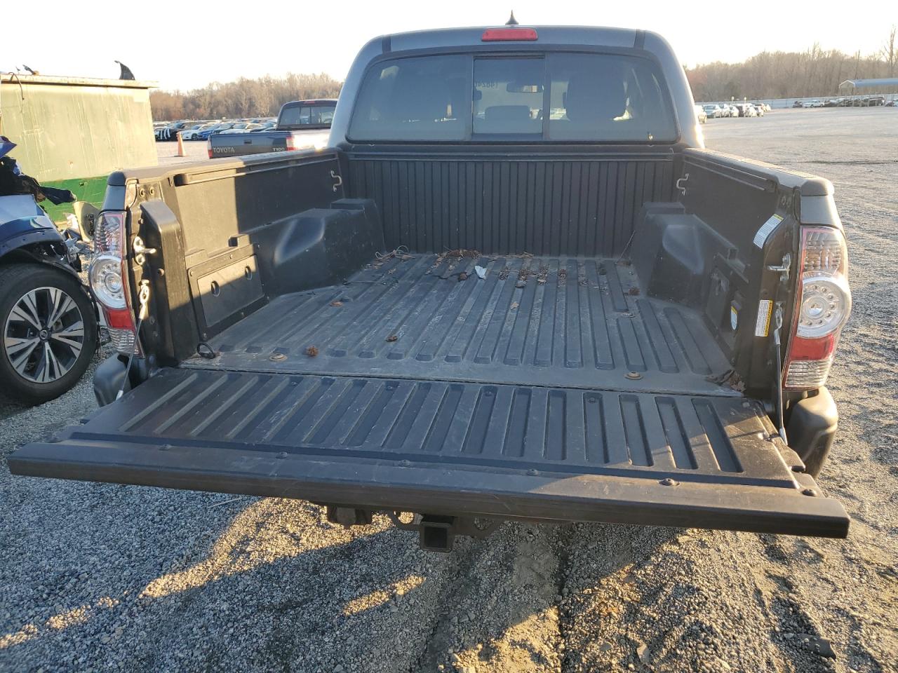 2015 Toyota Tacoma - Image 6