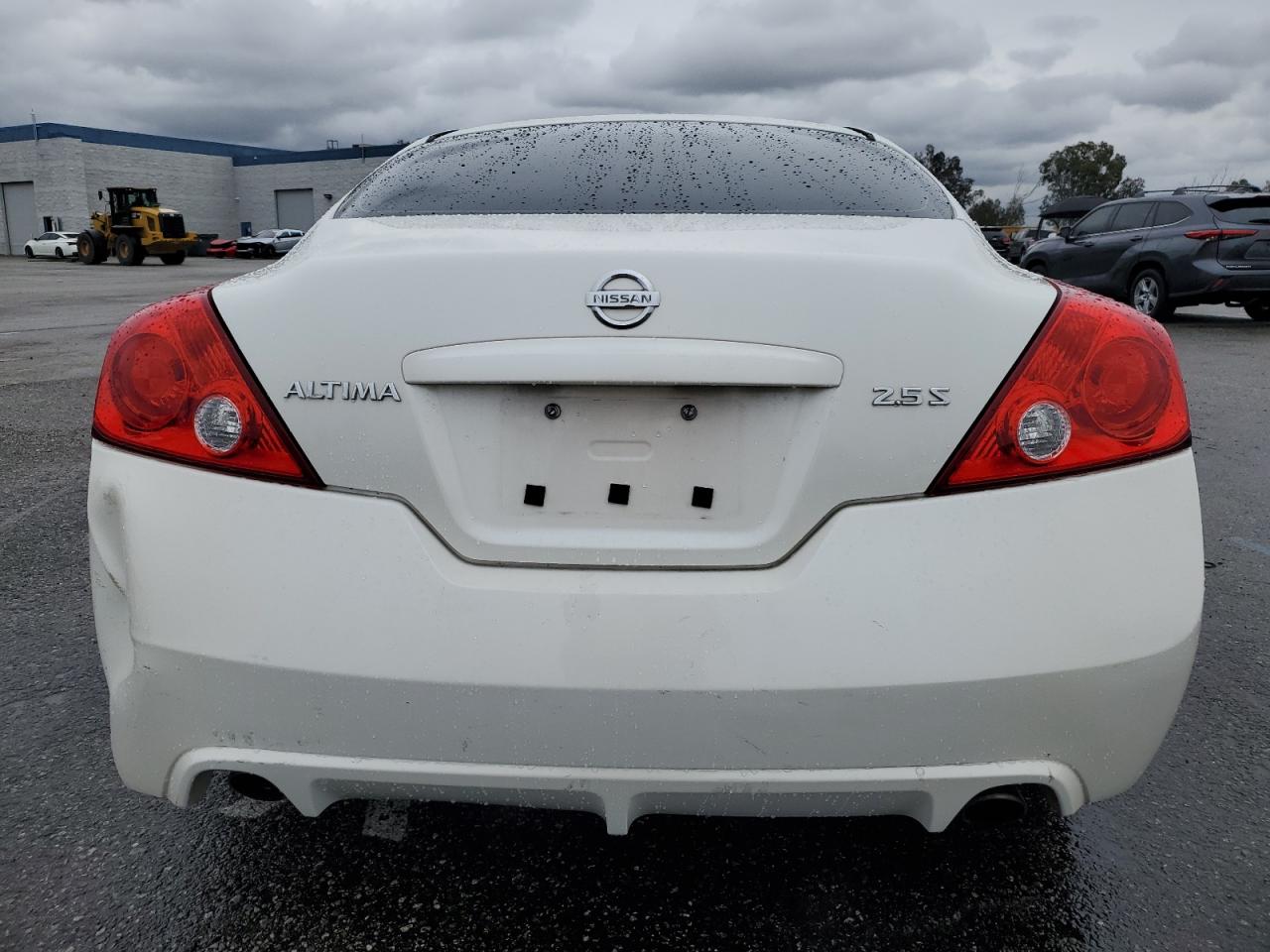 2010 Nissan Altima - Image 6