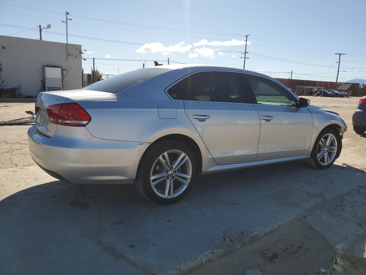2015 Volkswagen Passat - Image 3