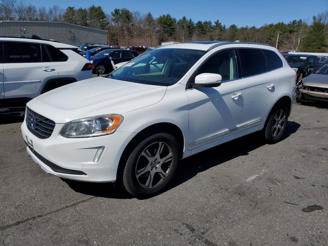 2015 Volvo Xc60 T6 Premier للبيع في Exeter، RI - Rear End