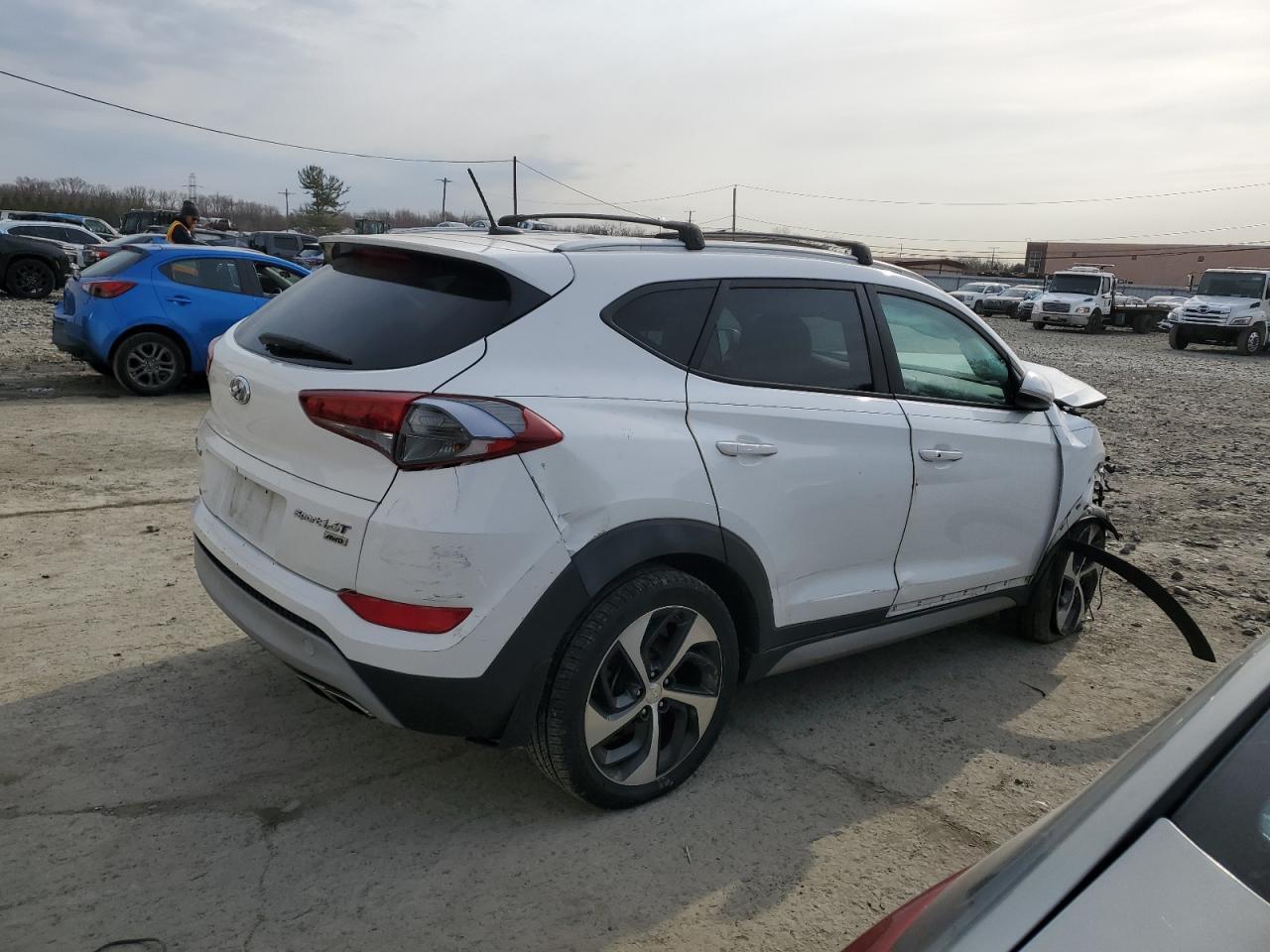 2017 Hyundai Tucson - Image 3