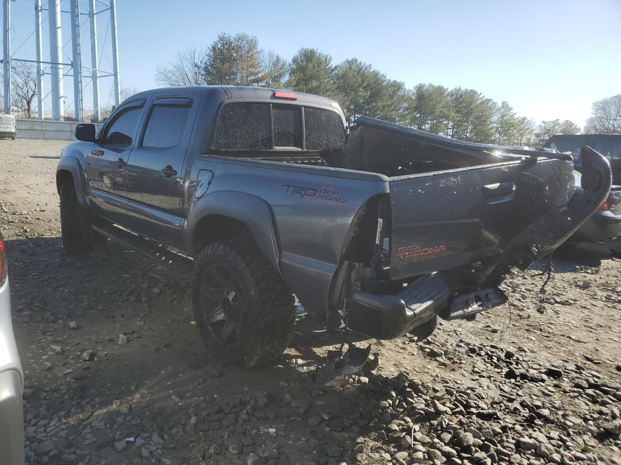 2011 Toyota Tacoma - Image 2