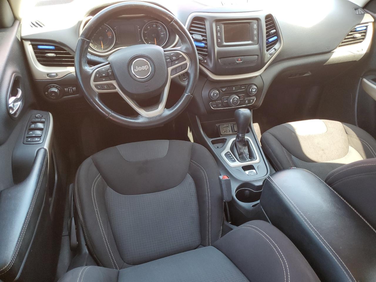2017 Jeep Grand Cherokee - Image 8