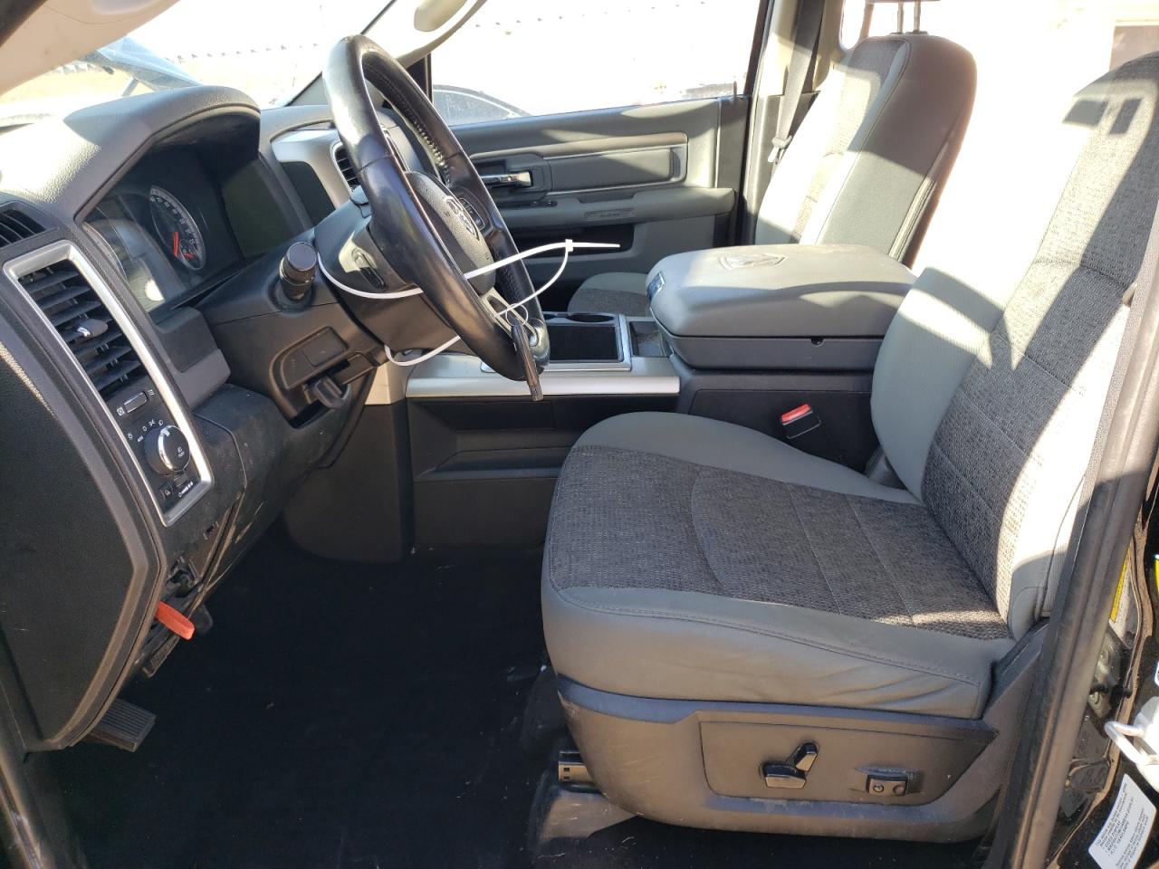 2015 RAM 1500 - Image 7