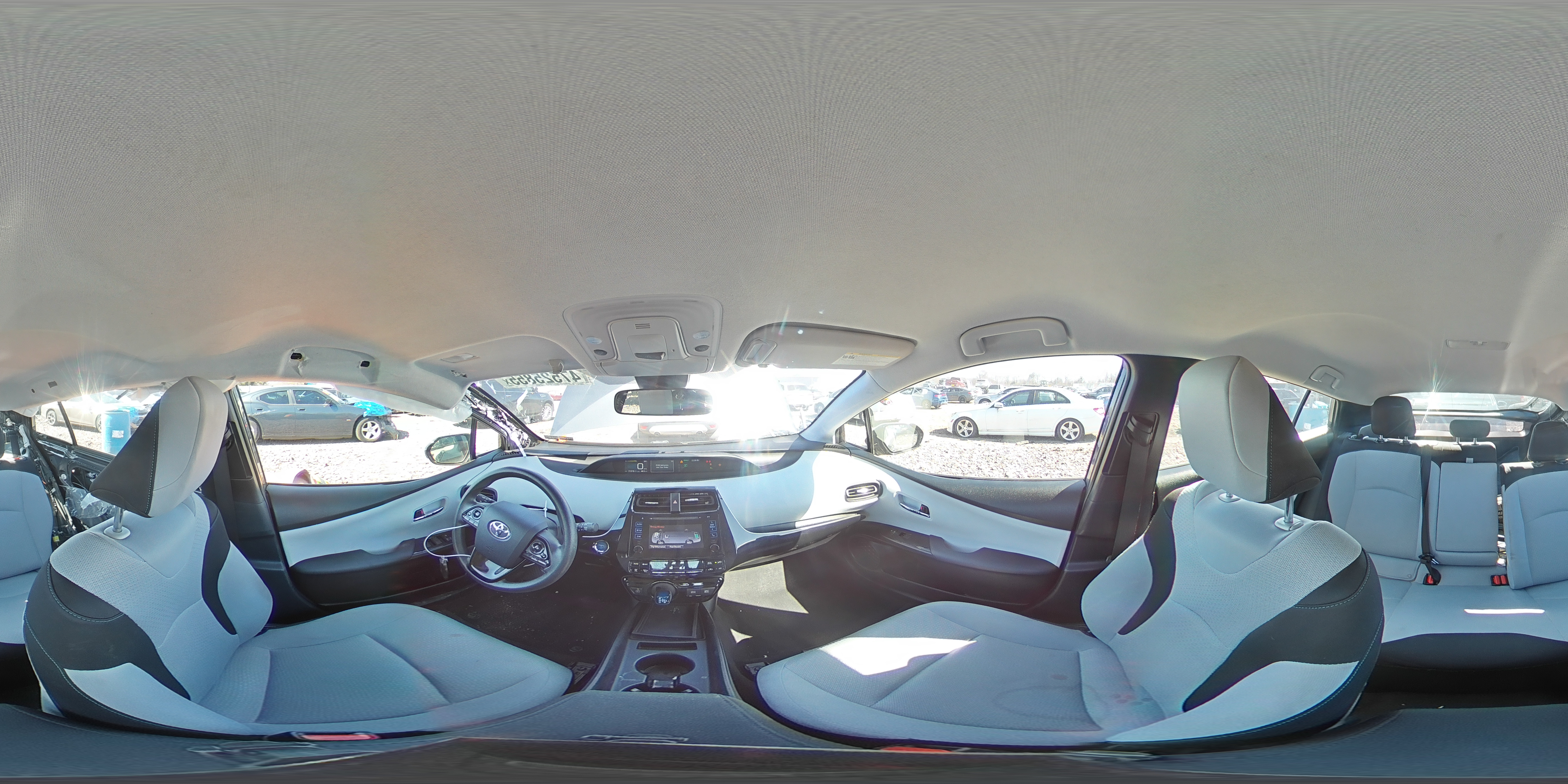 2019 Toyota Prius - Image 13