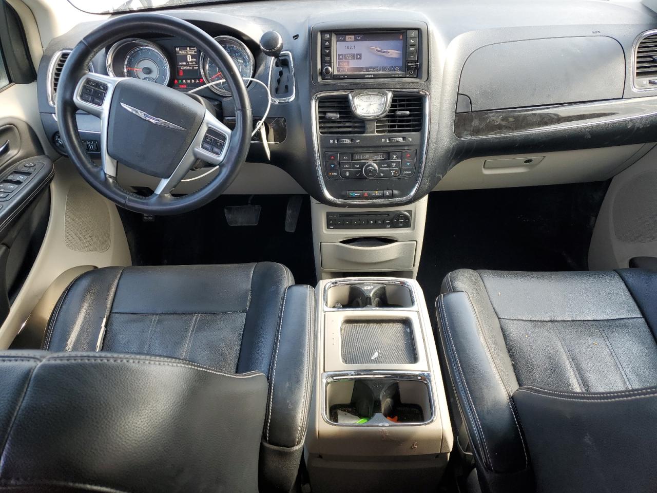 2012 Chrysler Town & Country - Image 8