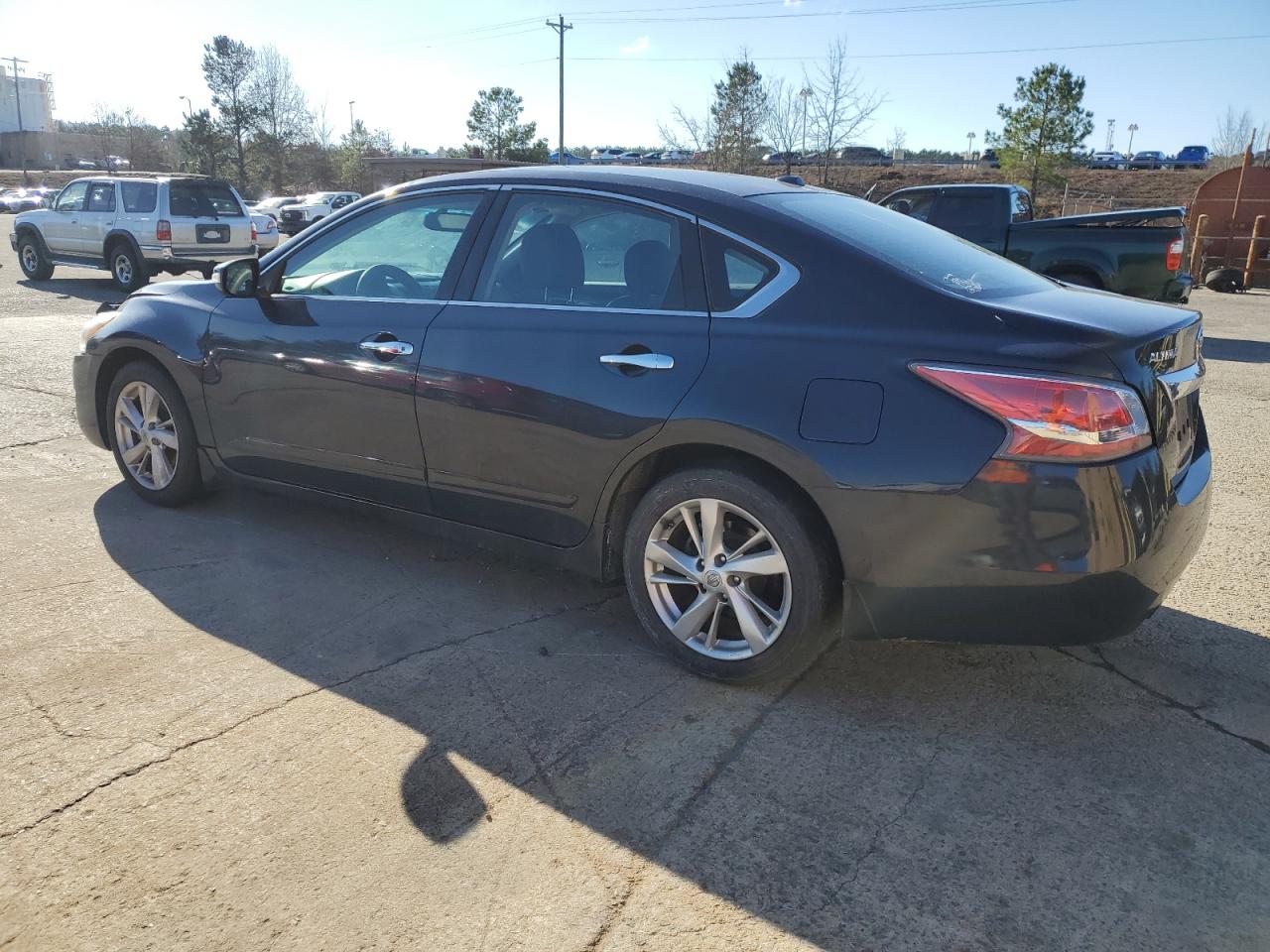 2015 Nissan Altima - Image 2