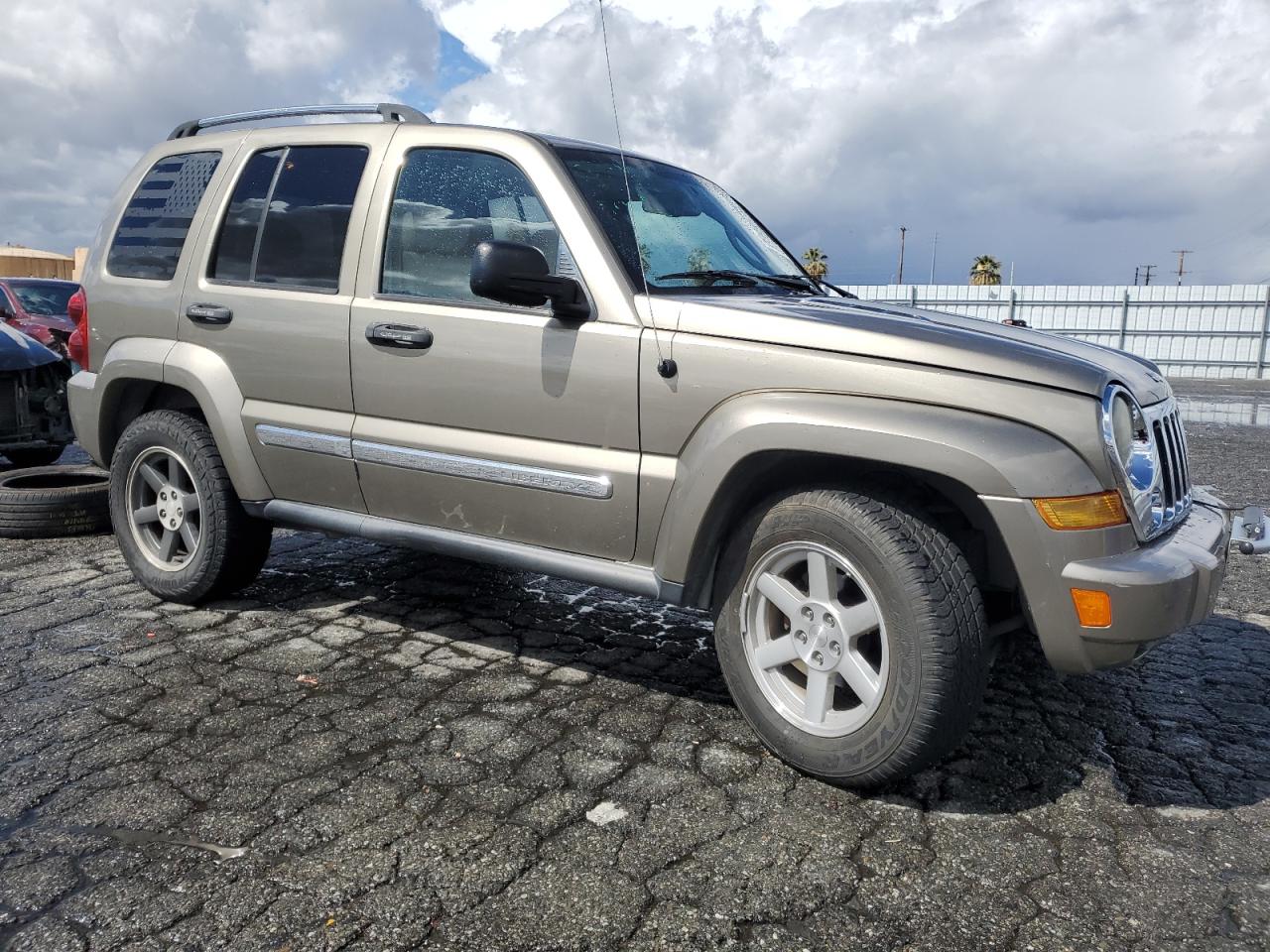 2006 Jeep Liberty (North America) - Image 4