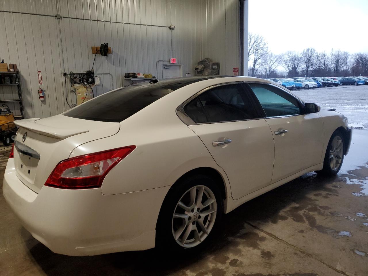 2010 Nissan Maxima - Image 3