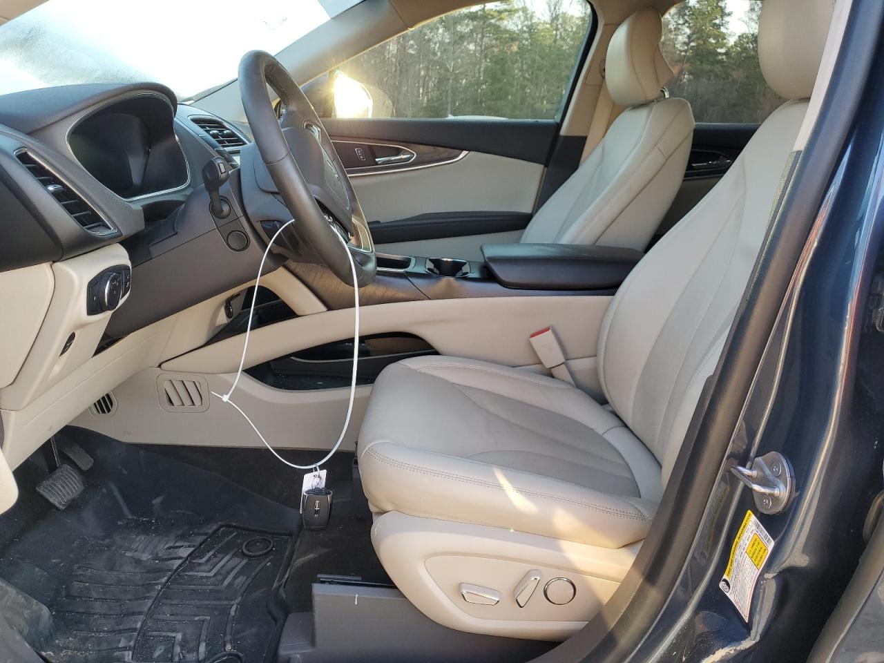 2019 Lincoln Nautilus - Image 7