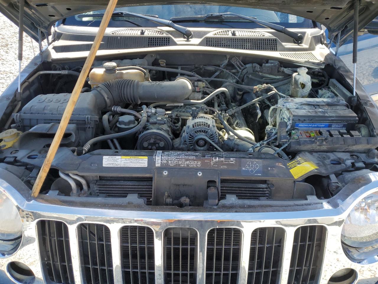 2005 Jeep Liberty (North America) - Image 12