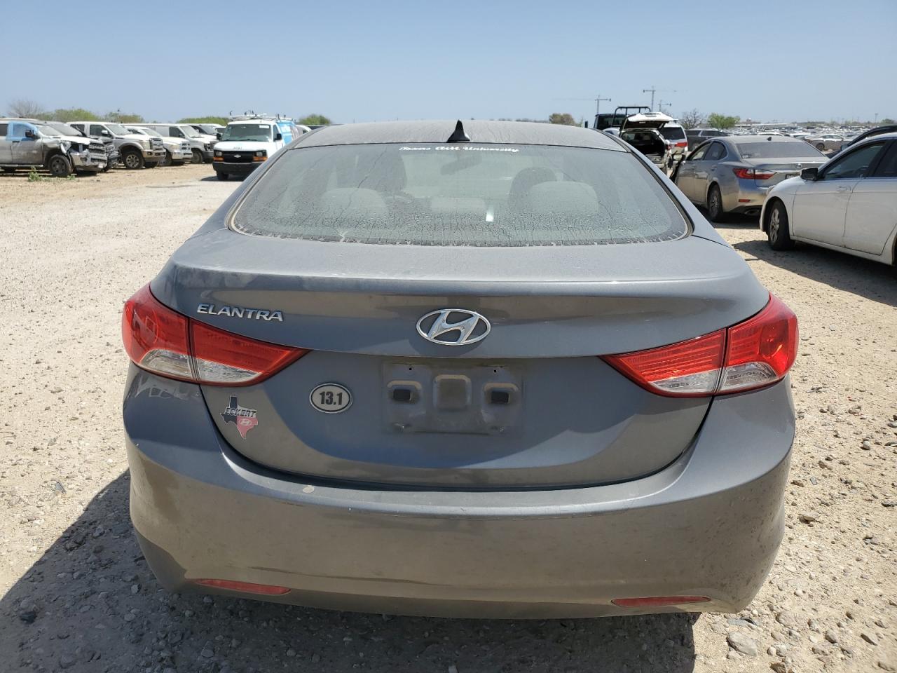 2013 Hyundai Elantra - Image 6