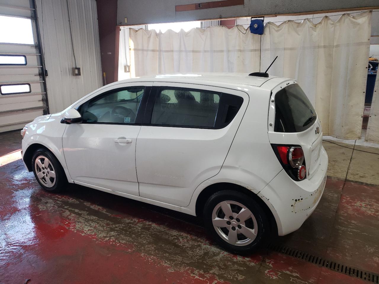 2015 Chevrolet Sonic - Image 2