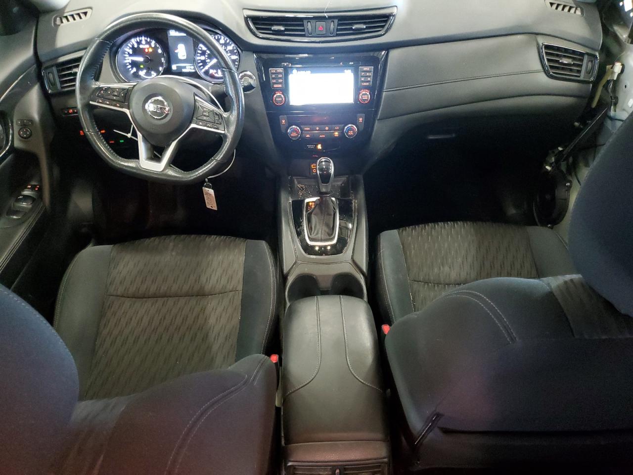 2017 Nissan Rogue - Image 8