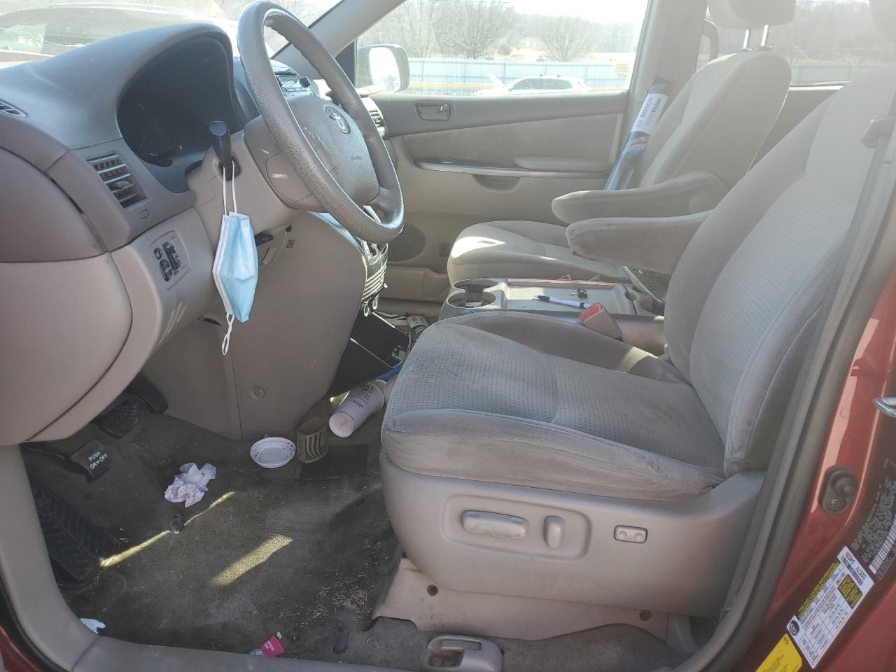 2009 Toyota Sienna - Image 7