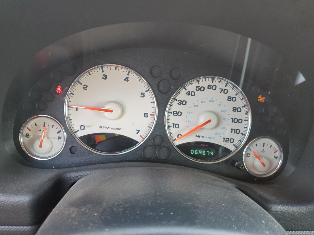 2002 Jeep Liberty (North America) - Image 9