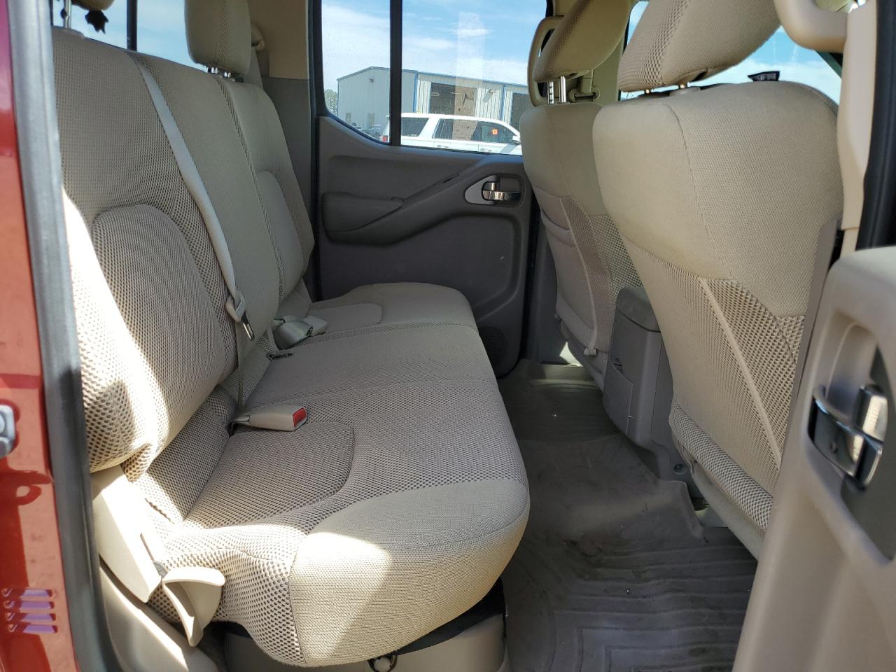 2015 Nissan Navara (Frontier) - Image 10