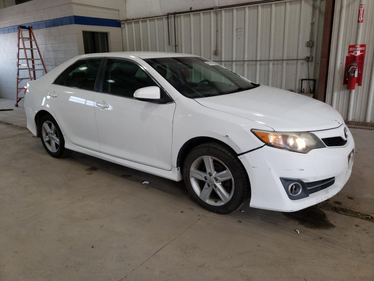 2013 Toyota Camry - Image 4